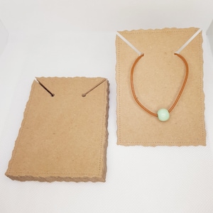 20 unidades/lote Cartões de exibição 92 mm x 72 mm Cartões de exibição de papel artesanal marrom para embalagens de joias, colares e pulseiras