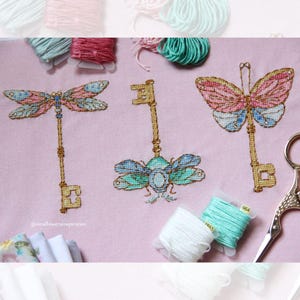Ensemble de 3 motifs papillon clé insecte - nature clé fantaisie conte de fées magique broderie été - PDF Téléchargement instantané