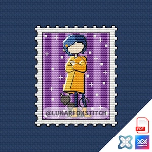 Op de afbeelding: Een kruissteekpatroon in de vorm van een postzegel met een figuur in een gele regenjas en blauw haar die naast een kleine zwarte kat staat. De achtergrond is paars met witte sterren en de tekst @LUNARFOXSTITCH staat onderaan afgebeeld.