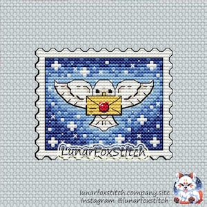 Patrón de punto de cruz con sello postal con letra mágica de búho polar - Pájaro mágico de Navidad de invierno bordado - PDF Descarga instantánea - Pequeño