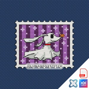 Op de afbeelding: Een kruissteekpatroon met een witte spookhond met lange oren en een rode halsband, tegen een paars en wit gestreepte achtergrond. Het ontwerp is omlijst door een witte geschulpte rand en bevat de tekst @LUNARFOXSTITCH.
