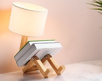 Artisanat, Art nordique, Lampe de table en forme de robot en bois, Lampe de chevet de chambre à coucher, Décoration de bureau, Lampe de bureau, Lampes LED, Éclairage réglable
