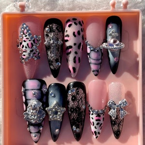 Y2K Grunge Leopard Print Press On Nails: With Aura And Charms