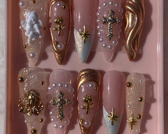 Angel White and Gold Press On Nail Set: Gold and Pearl Nail Charms