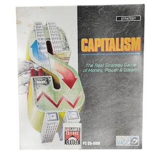 Può includere: Una scatola di gioco per PC CD-ROM di Capitalism, con un grafico a forma di simbolo del dollaro con grattacieli, una linea rossa e il testo: Capitalism: The Real Strategy Game of Money, Power & Wealth, più un badge PC Gamer Editors Choice.
