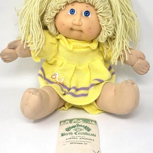 1982 Cabbage Patch Kids Doll Blue Eyes With Papers Signed by Xavier Roberts RARE