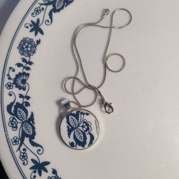 Broken China Corelle Old Town Blue Pendant Necklace - Statement jewelry made from dishes - stainless steel chain - Upcycled - Vintage