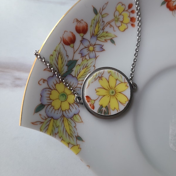 Colorful Floral Broken China plate bracelet - Statement jewelry made from dishes - vintage - Nostalgic