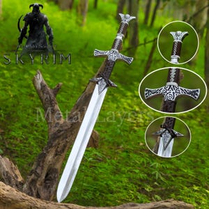 Handcrafted Skyrim Greatsword Replica with Leather sheath –Dragonborn Cosplay Prop,Elder Scrolls Collectible –Custom Engraved Gift for Him