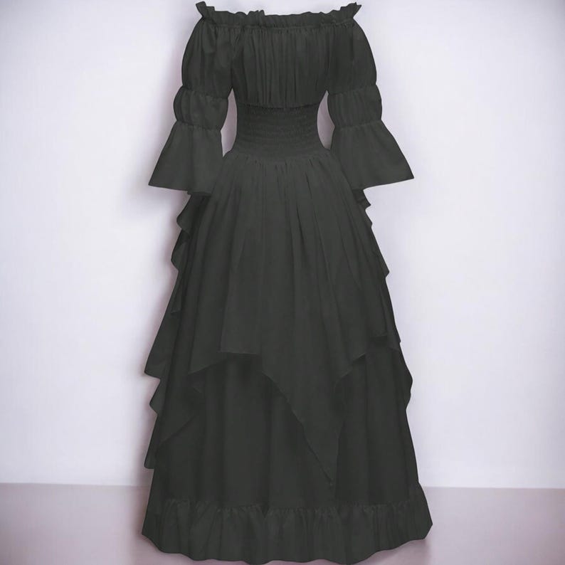 K&ouml;nnte beinhalten: Ein schwarzes, schulterfreies Kleid mit einem Stufenrock und langen, flie&szlig;enden &Auml;rmeln.
