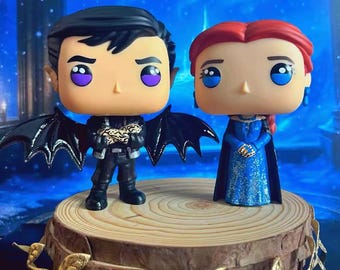 Rhysand and Feyre Funko Pop. Note.
