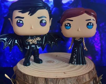 Rhysand and Feyre Funko Pop. Note.