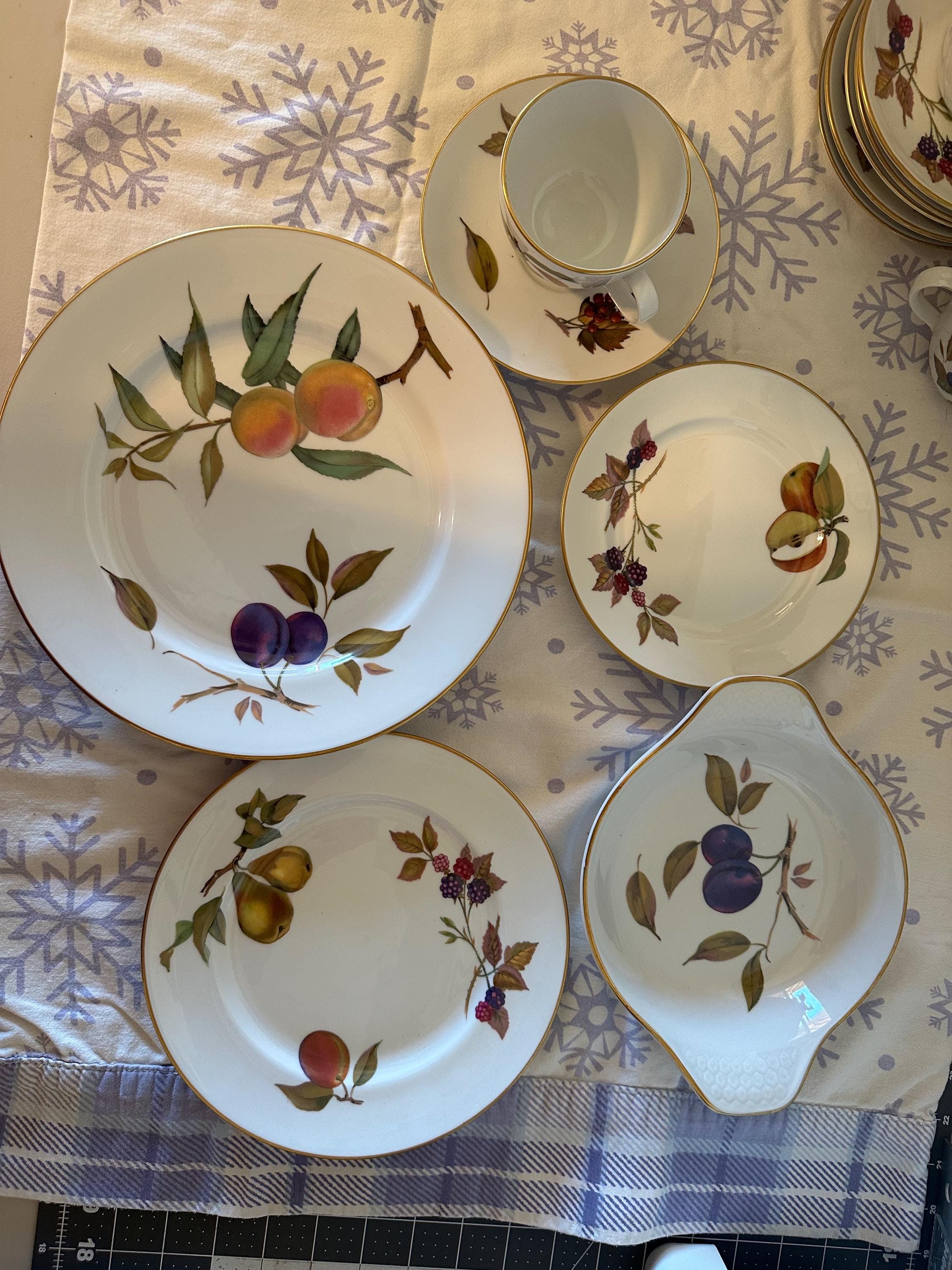 Royal Worcester Evesham Gold, 1961 Royal Worcester, Oven to Table