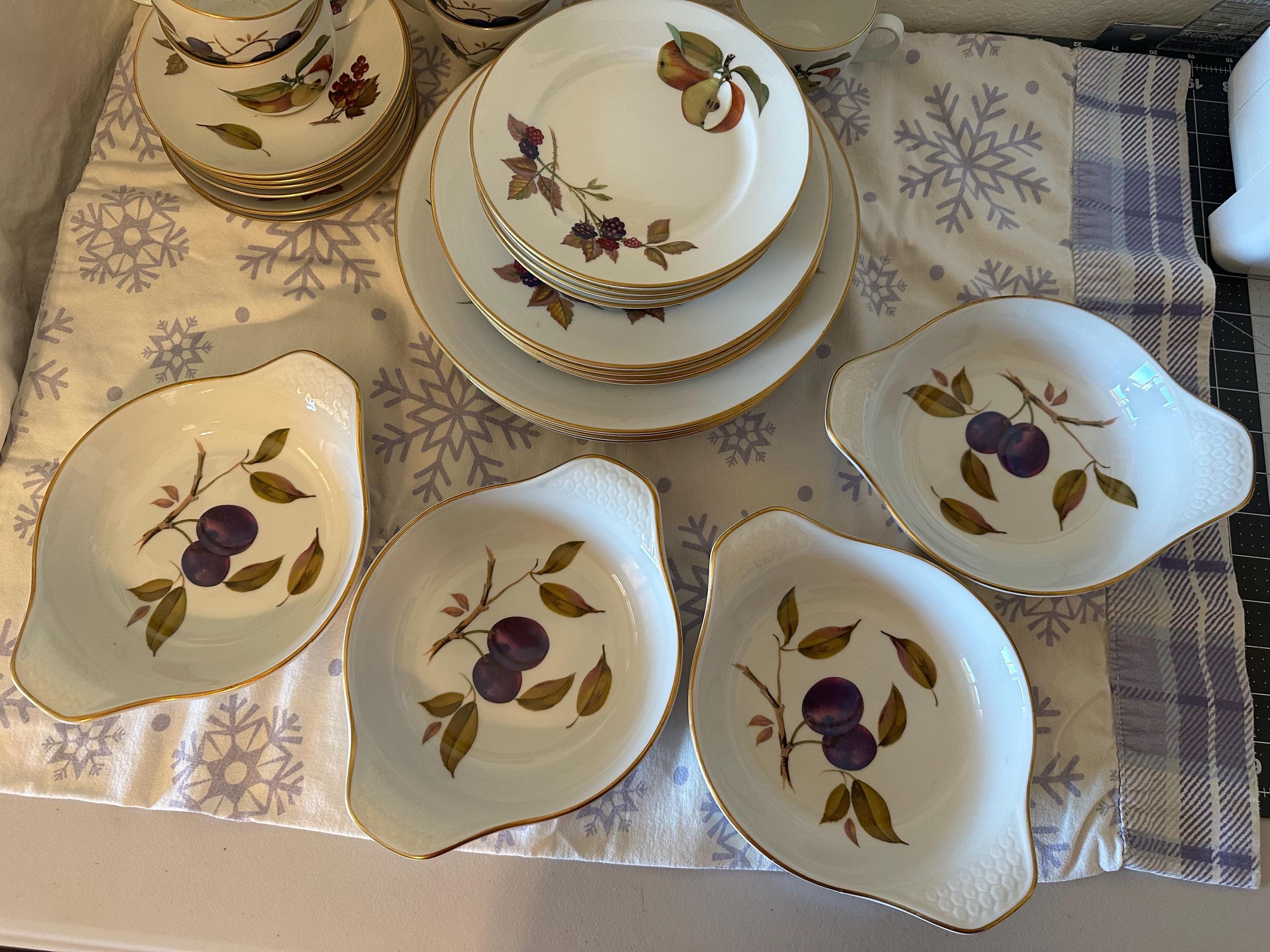 Royal Worcester Evesham Gold, 1961 Royal Worcester, Oven to Table