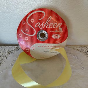 Nastro giallo vintage Sasheen, 1,5" di larghezza, nastro decorativo giallo pastello Sasheen da 3 m, fiocco magico, nastro per confezioni regalo, carta da regalo natalizia vintage
