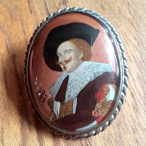 Small Frans Hals Laughing Cavalier brooch – vintage hand-finished miniature portrait, rhodium-plated sterling silver, England