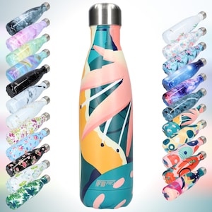 Puede incluir: Una colección de 20 botellas de agua de acero inoxidable con varios diseños coloridos y estampados. Las botellas son todas del mismo tamaño y forma, y tienen una tapa de rosca. Las botellas están dispuestas en dos filas, con la fila superior mostrando el frente de las botellas y la fila inferior mostrando la parte posterior de las botellas. Las botellas son todas de diferentes colores y patrones, incluyendo diseños florales, geométricos y abstractos. Las botellas están todas hechas de acero inoxidable y tienen un acabado cepillado. Las botellas están todas aisladas y mantienen las bebidas frías hasta 24 horas y calientes hasta 12 horas. Las botellas están todas libres de BPA y son a prueba de fugas. Las botellas están todas aptas para lavavajillas.