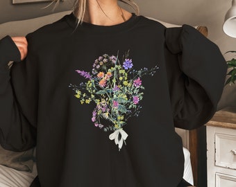 Wildflowers Bouquet Sweatshirt, Mother's Day Gift, Gift for Her, Gift for Mom, Gift for Grandma, Flower Shirt, Gardening Shirt, Spring Shirt