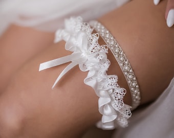 Two bridal garter set, Wedding garter with crystals and pearls, Elegant wedding garter for bride, Beaded embroidery garter, Lace garters