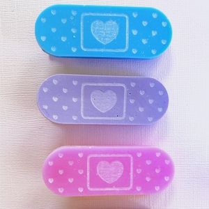 Bandaid hair clip for menhera yumekawaii yamikawaii or mizuiro fashion | MADE TO ORDER resin accessory in four colors, medikawaii nurse clip