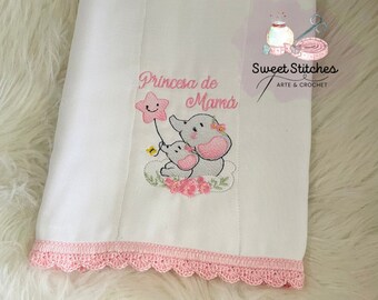 Baby burp cloth with Mom and Baby elephant embroidery. Burp cloth. Baby Shower Gift