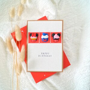 Carte d'anniversaire avec cupcakes avec enveloppe