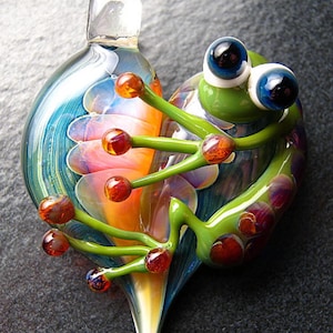 Frog pendant, glass heart, lampwork pendant, focal bead, glass necklace, animal lover gift