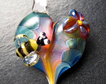 Bumble bee flower pendant, Glass pendant, Spring pendant, spring flower, lampwork pendant, focal bead, unique necklace