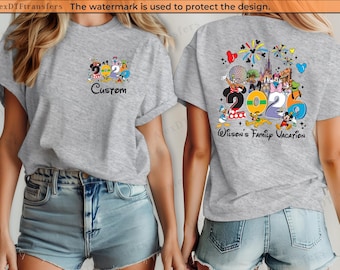 Camisetas personalizadas para las vacaciones familiares de Disney 2026, ideales para tu viaje a Disneyland.