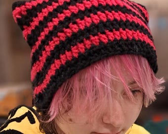 Bonnet chat au crochet rose et noir