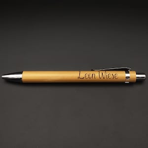 Personalisierter Holz-Kugelschreiber mit Wunschgravur Bild 2