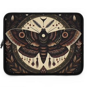 Funda para portátil Dark Cottagecore Moth: Funda bohemia para tableta