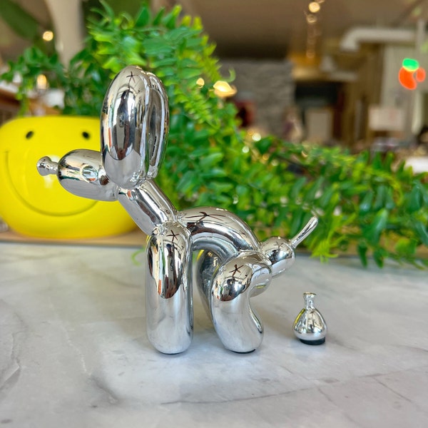 Customized Pooping Dog Sculpture, Silver Baloon Dog Name Statue Home Decor,Fun Gift for Pet Lovers,Personalized Animal Figurine for Shelf