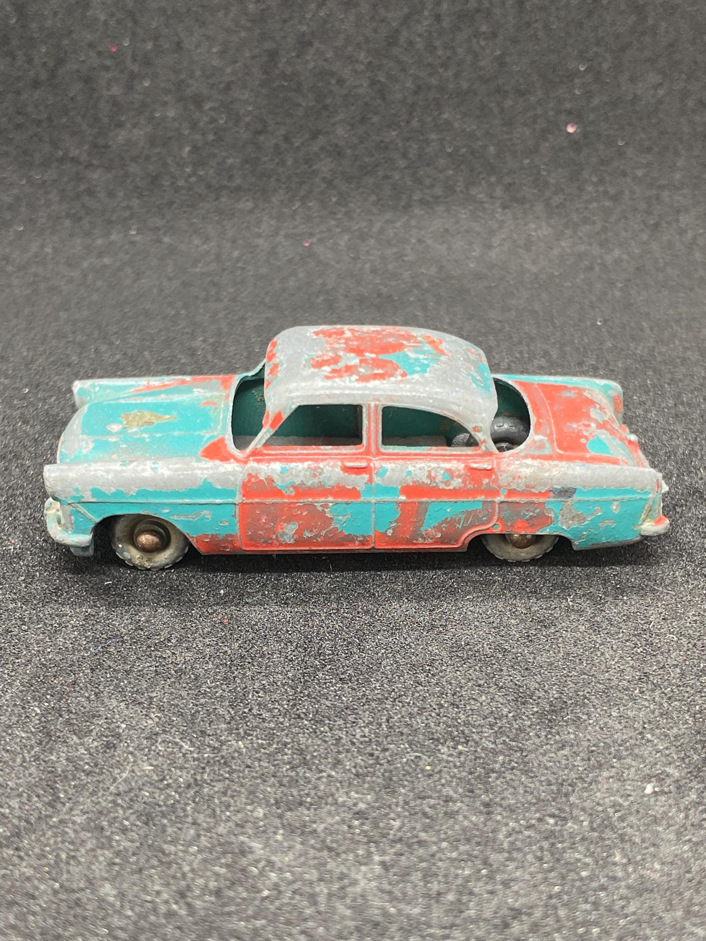 MATCHBOX 　No.33 FORD ZODIAC Matchbox 33a, Ford Zodiac - Free Price Guide & Review