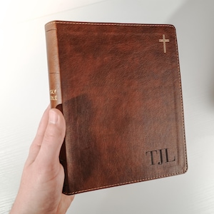 Spersonalizowana Biblia NIV, grawerowane imię Biblii, Biblie do dzienników, prezenty chrześcijańskie na chrzest, Nowa międzynarodowa wersja Comfort Print