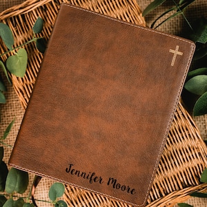 Spersonalizowana Biblia NIV, grawerowane imię Biblii, Biblie do dzienników, prezenty chrześcijańskie na chrzest, Nowa międzynarodowa wersja Comfort Print