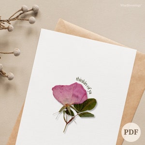 PDF「Thinkin of Ya」フレンチローズ折りたたみカード - 押し花カード - 印刷可能なフラワーステーショナリー - DIY ナチュラルギフト