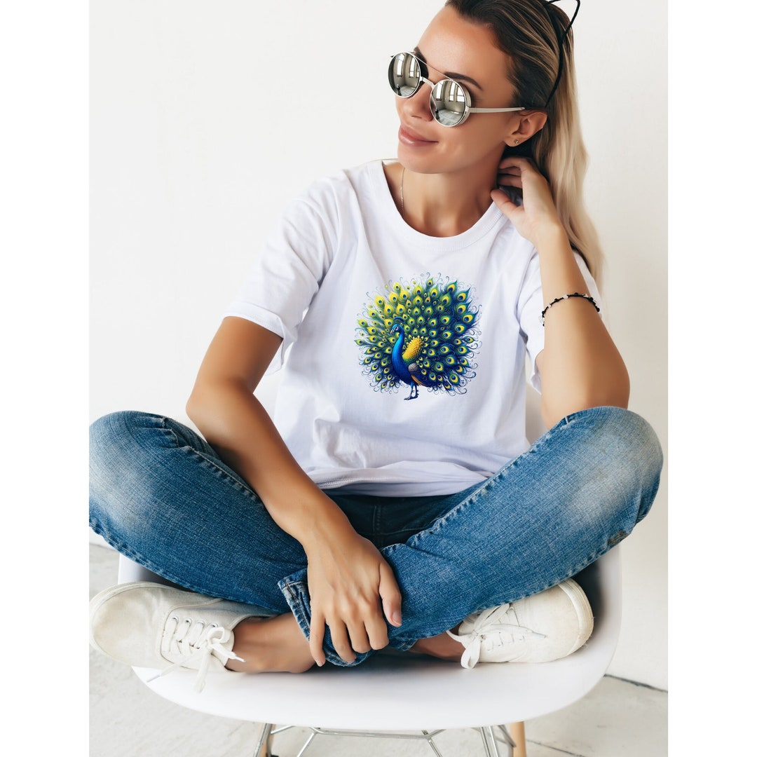 Elegant Peacock Graphic Tshirt for Unisex Peacock Lover Tshirt