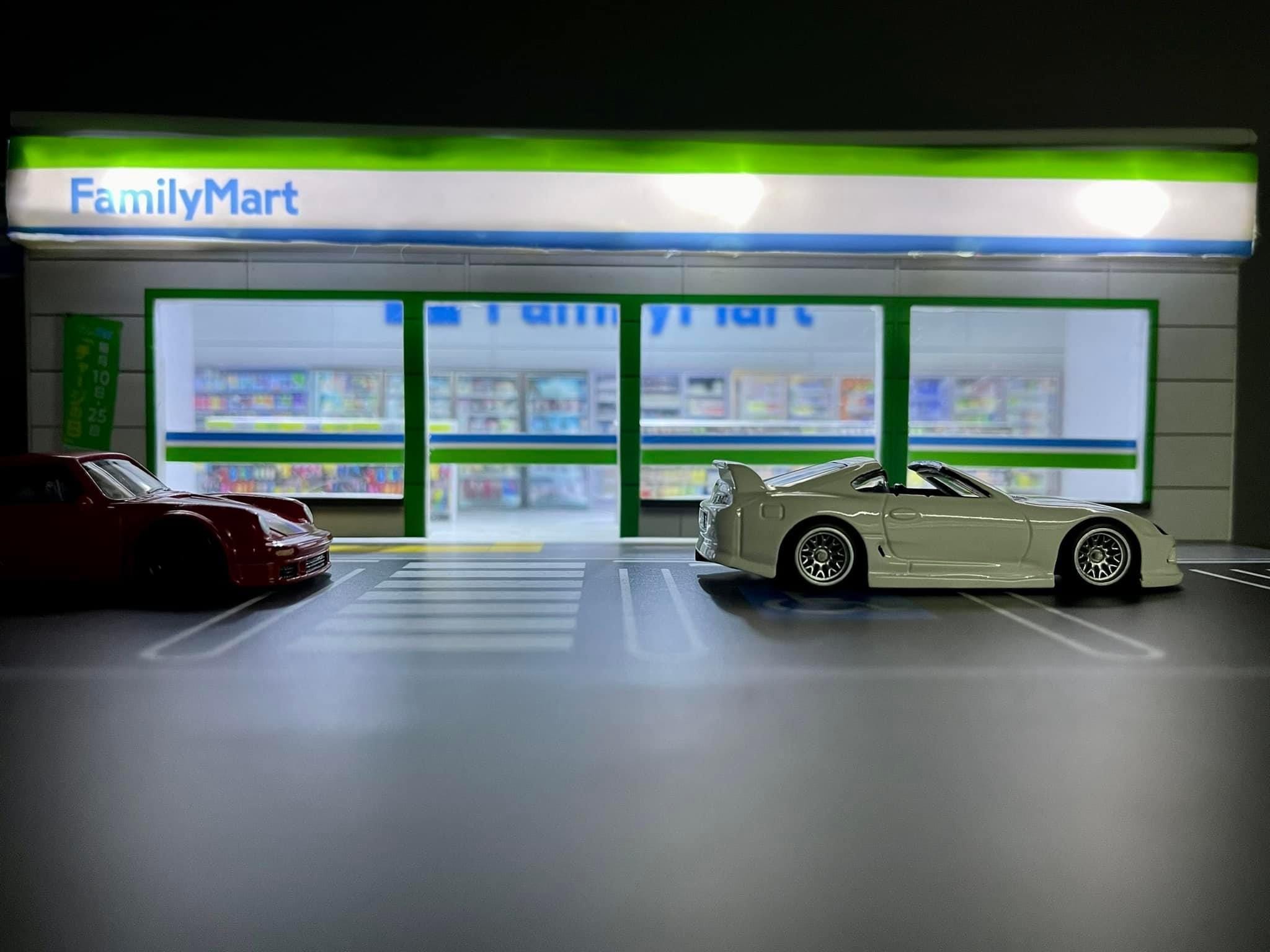 ファミリーマートのスーパーマーケット、1:64ジオラマからホット