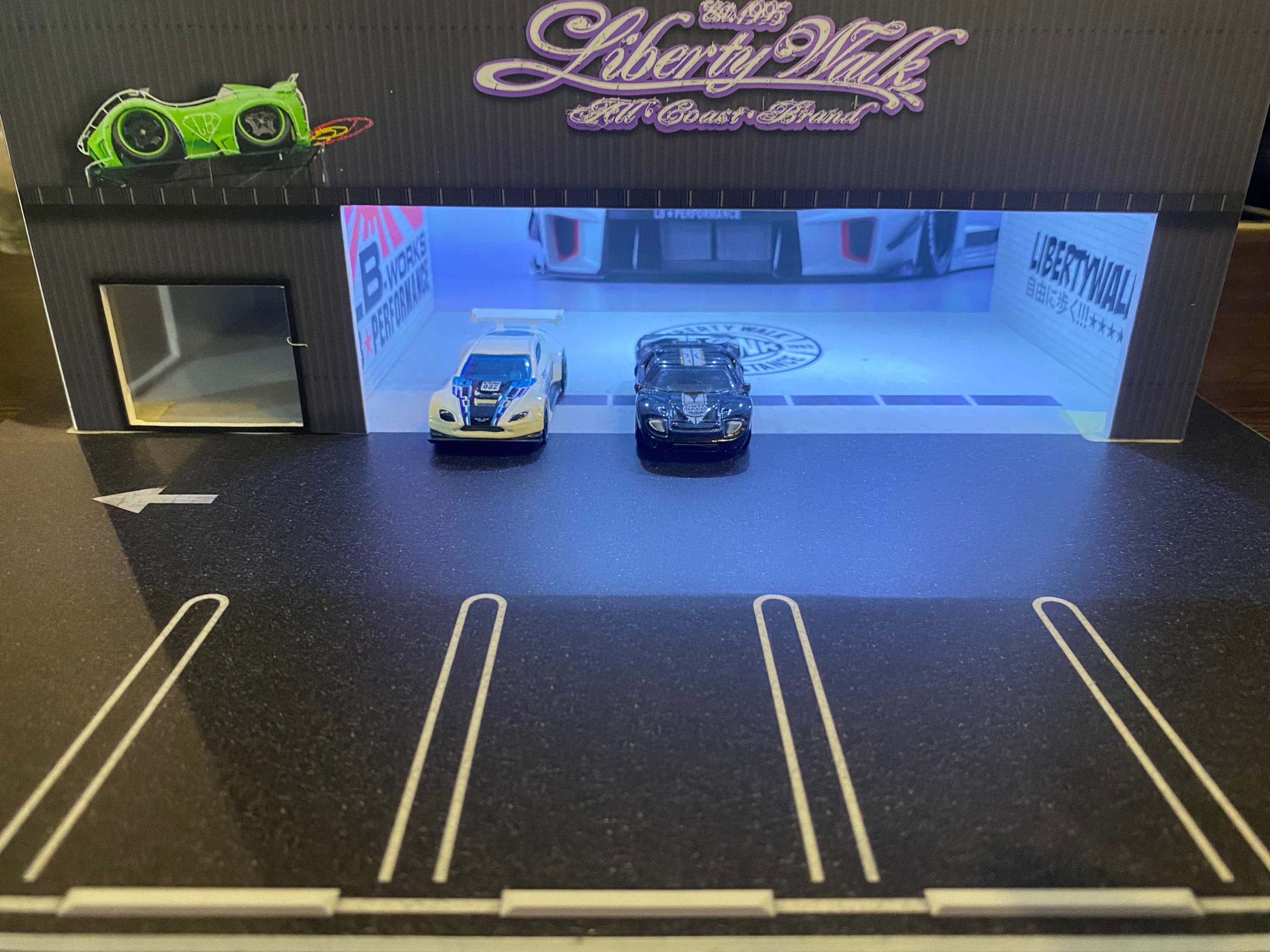 Liberty Walk Garage, 1:64 Diorama to Hot Wheels, Matchbox, Etc