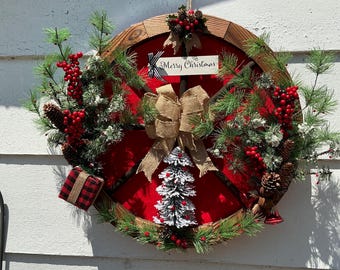 Traditional Wagon Wheel Wreath