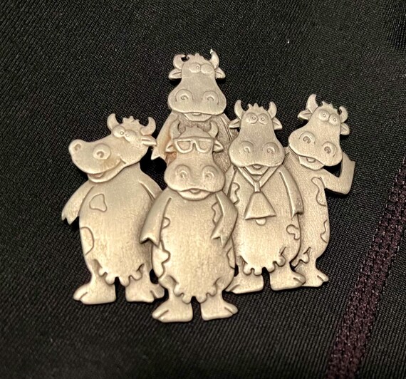 Vtg Signed JJ Pewter Herd of laughing Cows Brooch… - image 2