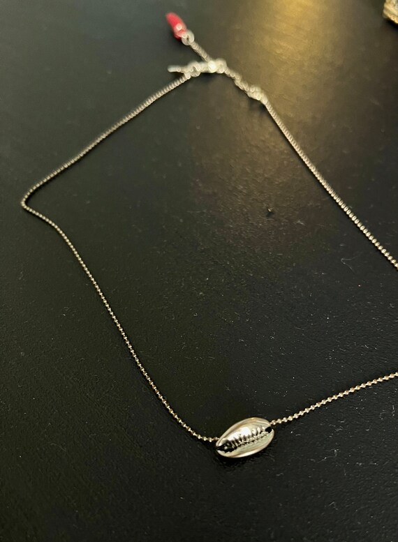 Cowrie Shell Pendant Necklace. - image 2