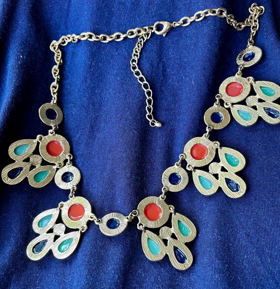 A Beautiful Statement Necklace - image 3