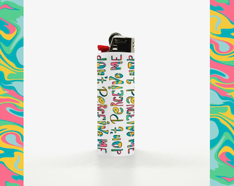Encendedor Bic Don't Perceive Me / Encendedor con letras a mano, colorido, único, humor viral, generación Z, neurodivergente, socialmente incómodo, divertido, fumador, regalo