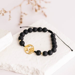 Bracelet réglable en forme de carte du monde en or 18 carats/laiton plaqué argent sur perles de lave pour homme, parfait pour offrir à un ami
