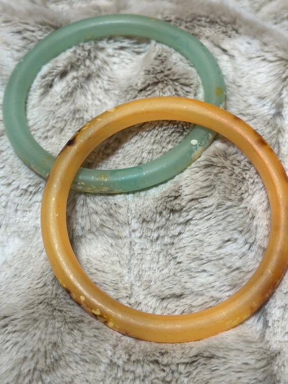 vintage bangles acrylic vintage  bracelets from t… - image 2