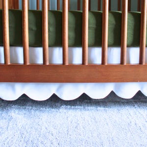 Adjustable White Scalloped Crib Skirt: Linen/Cotton Dust Ruffle for Baby Nursery Bedding Decor