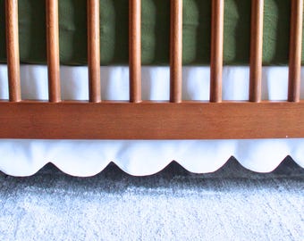Adjustable White Scalloped Crib Skirt: Linen/Cotton Dust Ruffle for Baby Nursery Bedding Decor
