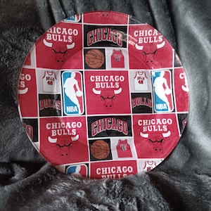 Glass Plate With The Chicago Bulls/Basketball/NBA/Michael Jordan/Championship/23/Trophy/Unique Gift/plate stand